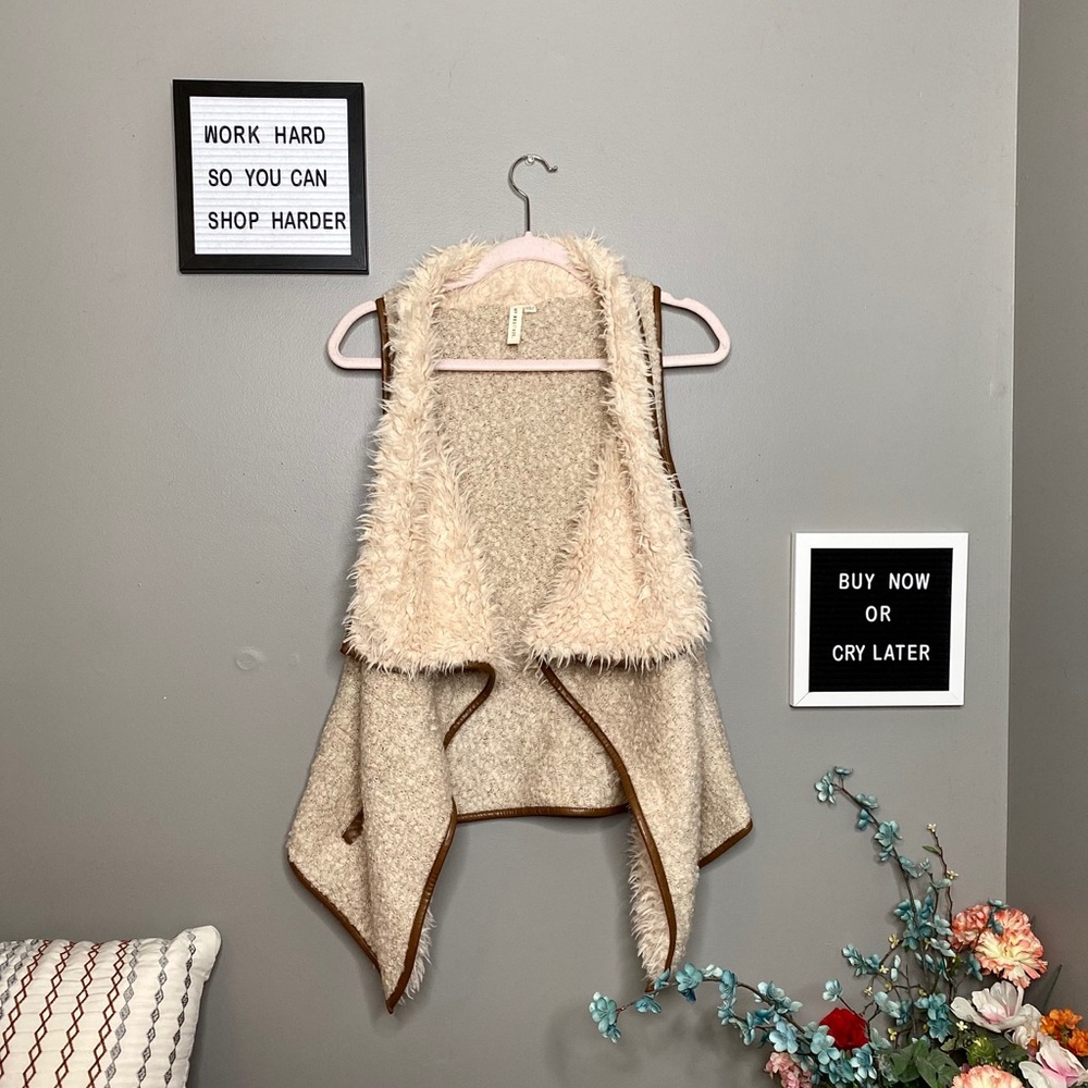 Faux Fur Cream Vest - Size L